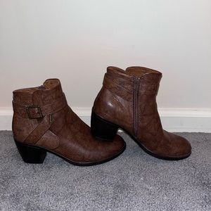 BOC women’s brown booties